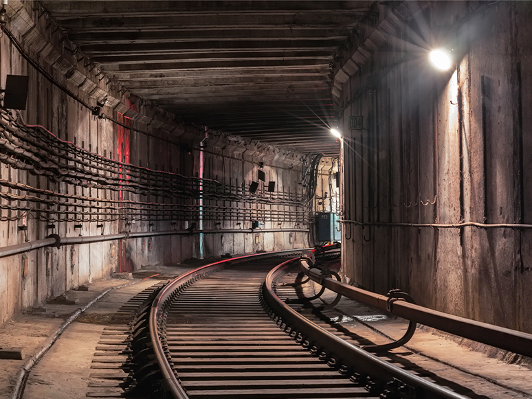 İzmir'de Metro Seferlerinde Arıza Nedeniyle Aksama Yaşandı