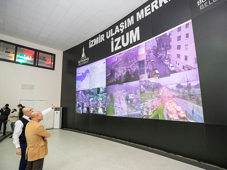 İzmir Büyükşehir Belediye Başkanı Tunç Soyer'den Sel ve Su Baskınlarına İlişkin Açıklama