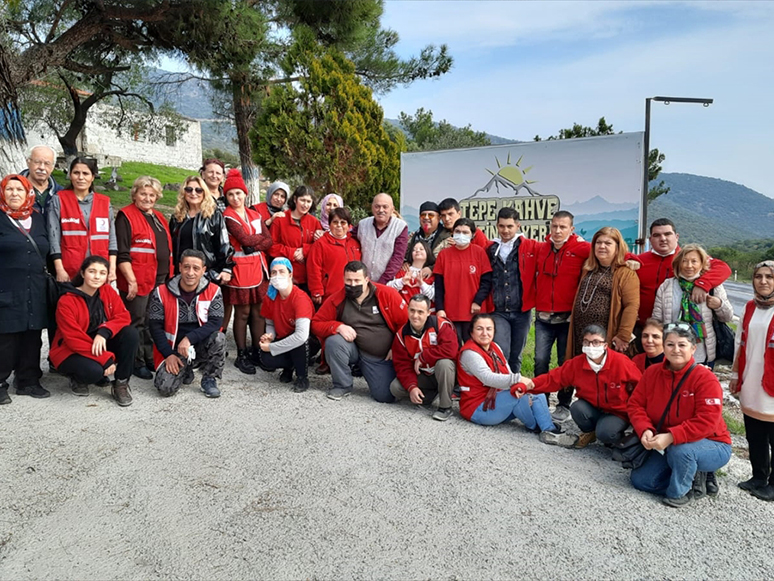 Urla'da Engelsiz Kulüp Çocukları Kahvaltıda Buluştu