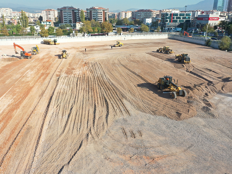 İzmir'de Bin Konteynerlik Geçici Barınma Merkezinde Çalışmalar Devam Ediyor