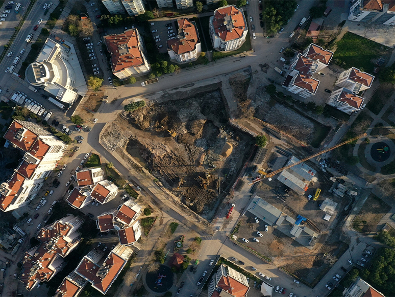 İzmir'de Depremin Ardından Acil Yıkılan 71 Binada İnşaat Çalışmaları Başladı