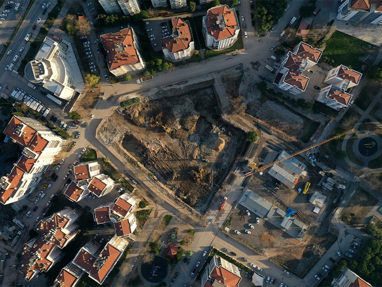 İzmir'de Depremin Ardından Acil Yıkılan 71 Binada İnşaat Çalışmaları Başladı
