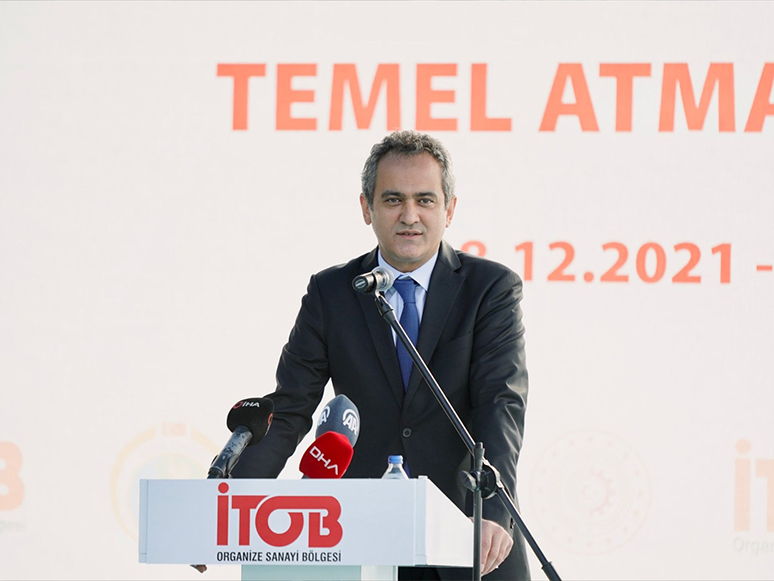 Milli Eğitim Bakanı Özer, İzmir'de Yeni Mesleki Eğitim Modeline İlişkin Konuştu