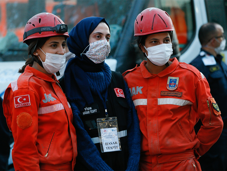 İzmir'deki Depremde Hayat Kurtaran JAK'ın Kadın Kahramanları