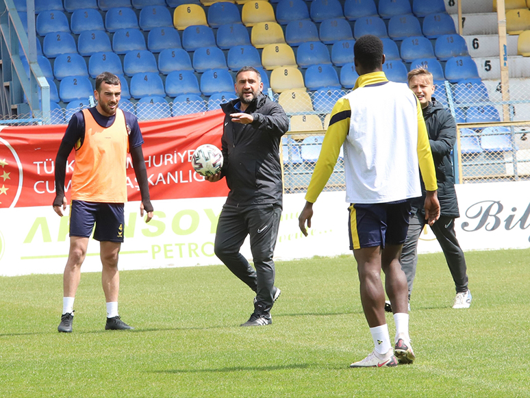 Menemenspor, Ümraniyespor Maçı Hazırlıklarına Devam Etti