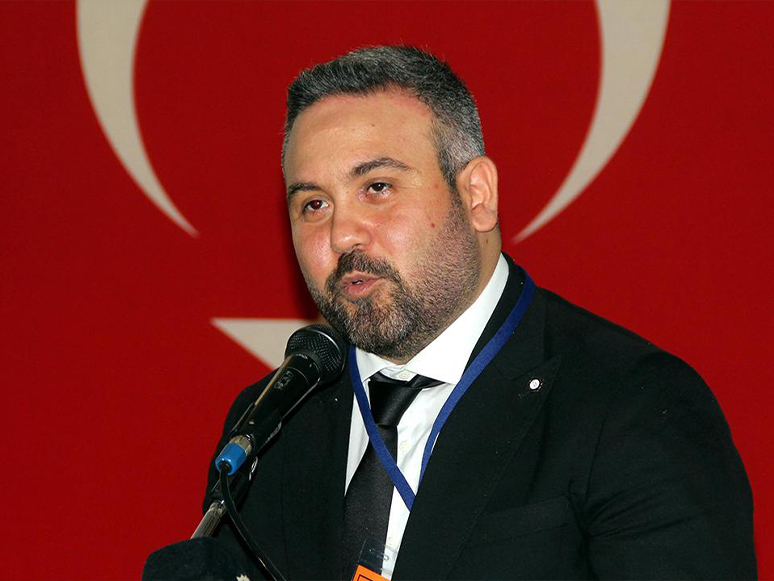 Altay'da Kulüp Başkanı Özgür Ekmekçioğlu Güven Tazeledi