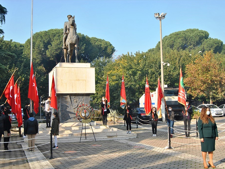 Ödemiş'te Öğretmenler Günü Kutlandı