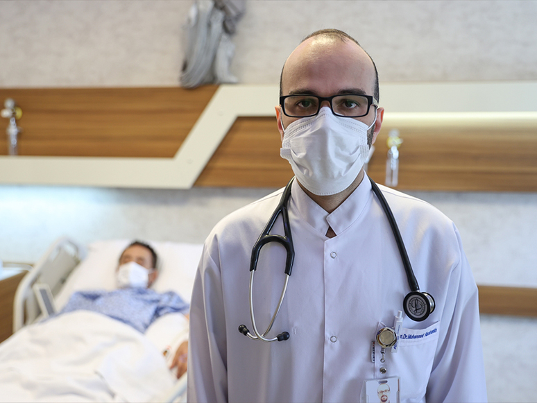Aort Kapağı Daralan Filistinli Hasta, İzmir'de Filistinli Doktorun Yaptığı Operasyonla Sağlığına Kavuştu