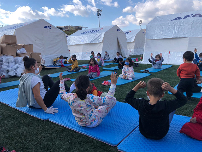 İzmir Gençlik ve Spor İl Müdürlüğü, Depremin Yaralarını Sarmak İçin Çalışmalarını Sürdürüyor