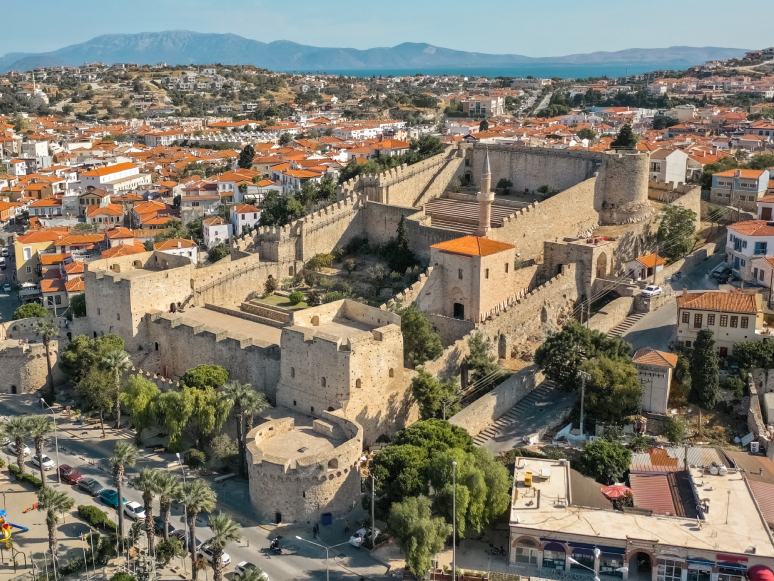 Çeşme Kalesi Nerede? Çeşme Kalesi'ne Nasıl Gidilir?