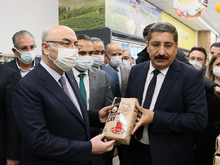 Türkiye Tarım Kredi Kooperatif Market'in 563'ncü Şubesi İzmir'de Açıldı
