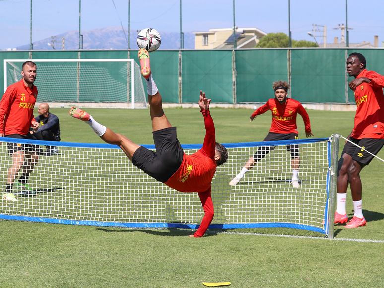 Göztepe, Galatasaray Maçı Hazırlıklarını Sürdürdü