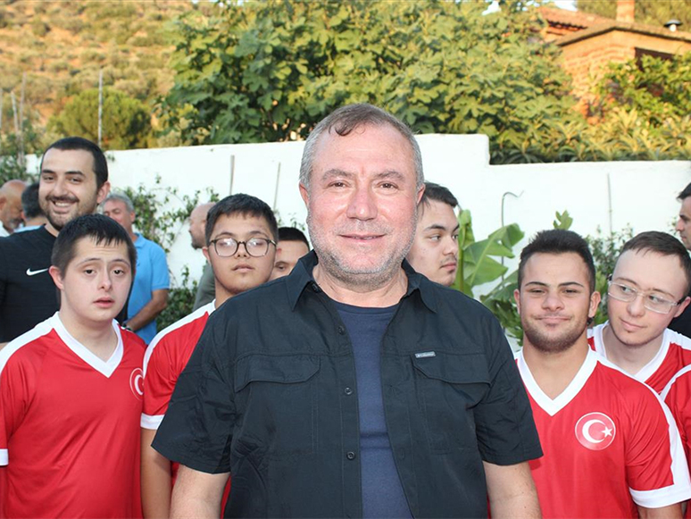 Down Sendromlular Futsal Milli Takımı Avrupa Şampiyonası Öncesi İzmir'de Çalışmalarını Sürdürüyor