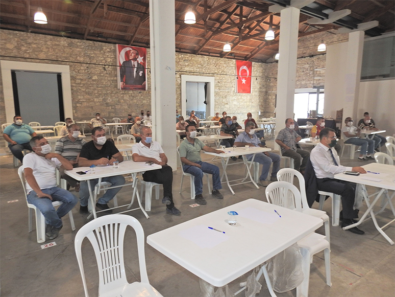 Urla'daki Minibüs Şoförlerine Covid-19 Semineri Verildi