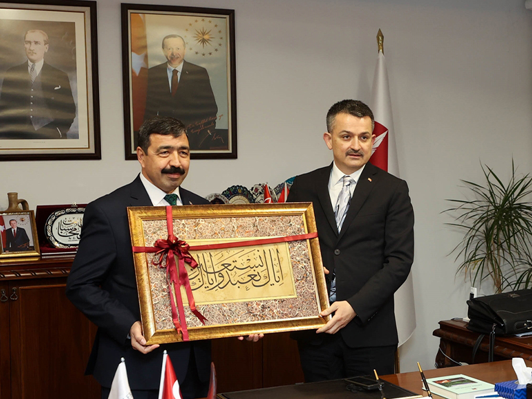 Bakan Pakdemirli, İzmir Katip Çelebi Üniversitesi Rektörü Köse'yi Ziyaret Etti