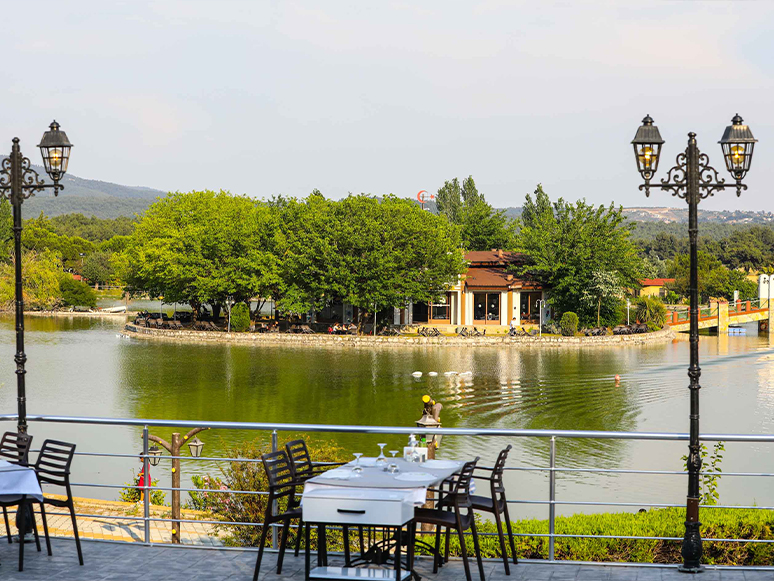 Buca Göl Restoran Yenilenen Yüzüyle Kapılarını Açtı