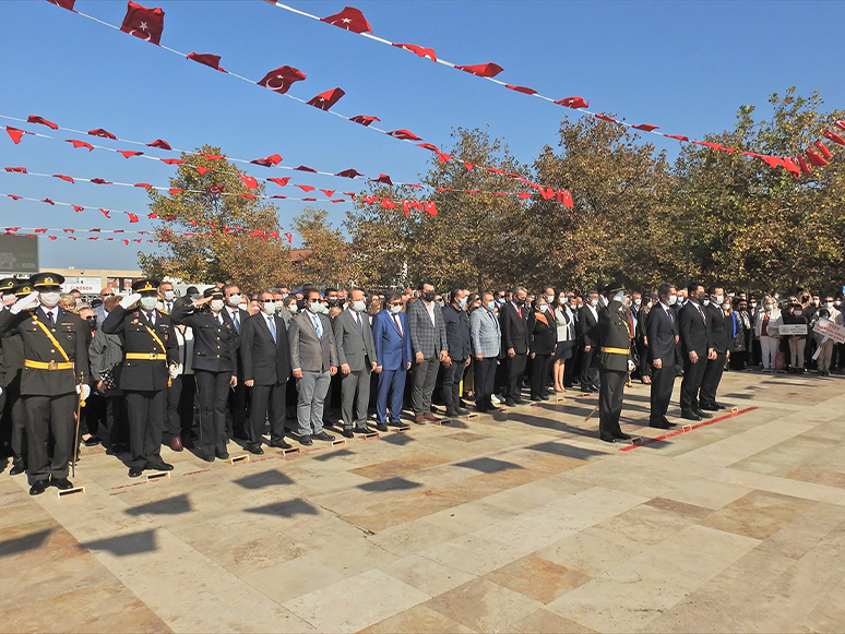 Urla'da Cumhuriyet Bayramı Kutlandı