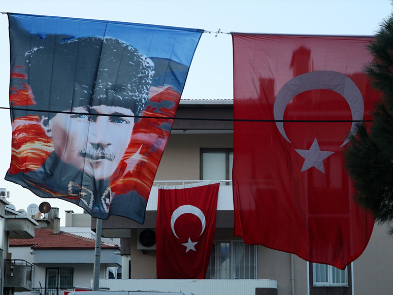 Şehit Piyade Uzman Çavuş Tolga Demirci'yi İzmir'deki Komşusu Hüseyin Yavuz Anlattı