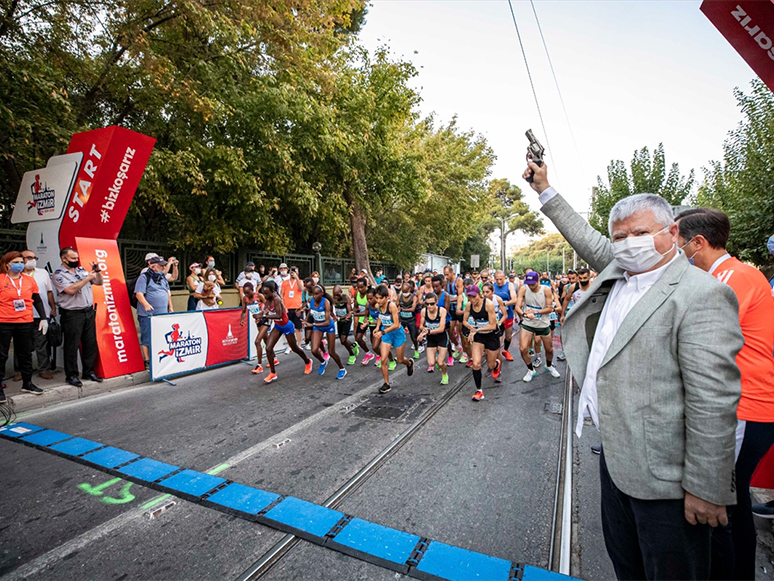 Uluslararası İzmir Maratonu Koşuldu