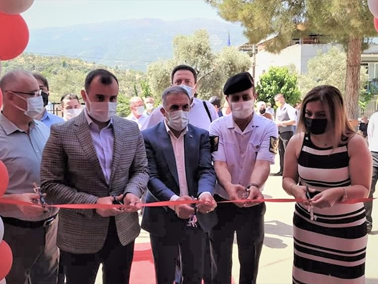 Beydağ'da Bir Okulda Kütüphane ve Akıl Zeka Oyunları Sınıfı Açıldı