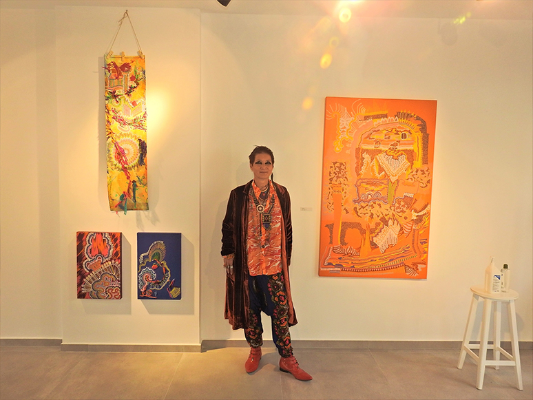 Urla'da KOSGEB Desteğiyle Açılan Galeride İlk Sergi, Sanatseverlerin Beğenisine Sunuldu