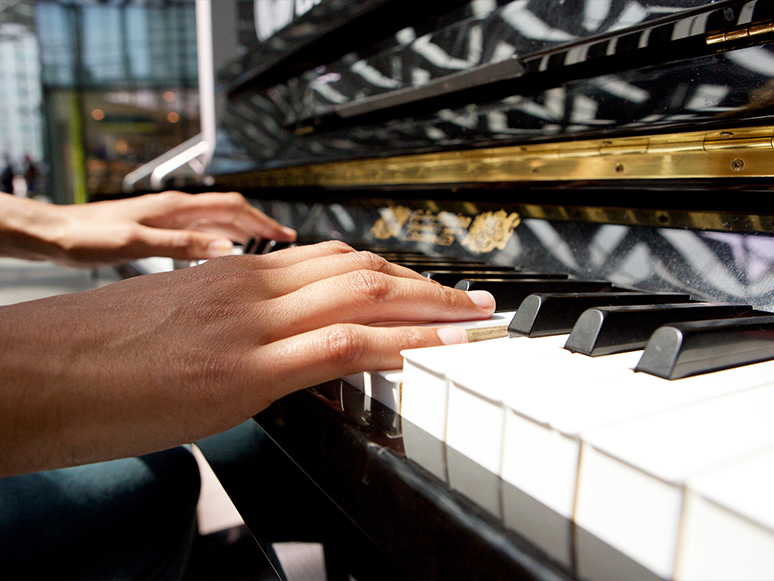 34. Uluslararası İzmir Festivali Bir Piyanoda İki Piyanist Ağırlayacak