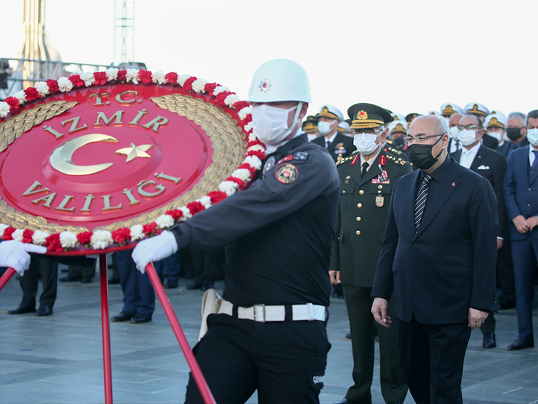 Büyük Önder Atatürk'ü Anıyoruz