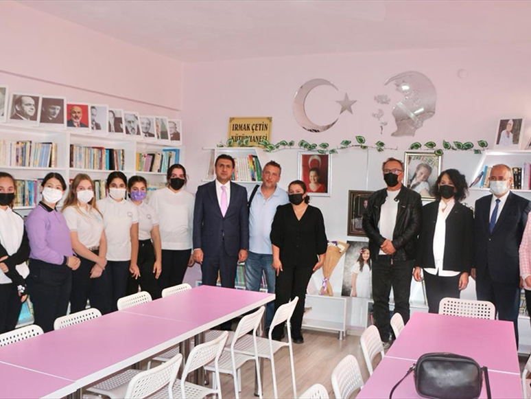 İzmir Depreminde Hayatını Kaybeden Öğrencilerin İsimleri Okullarında Yaşatılacak