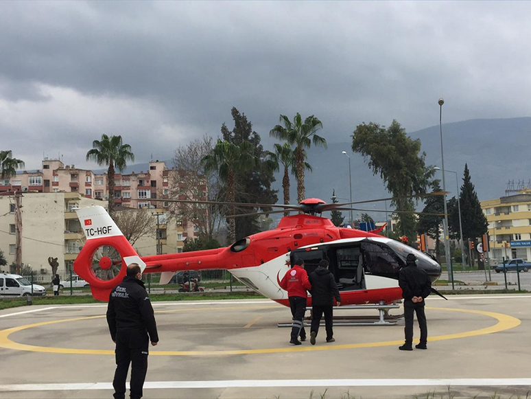 Tire'de Akciğerinde Kanama Olan Hasta, Ambulans Helikopterle İzmir'e Götürüldü