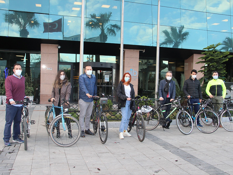 Ege İhracatçı Birlikleri Çalışanları 12 Şubat'ta Mesailerine Bisikletle Gitti
