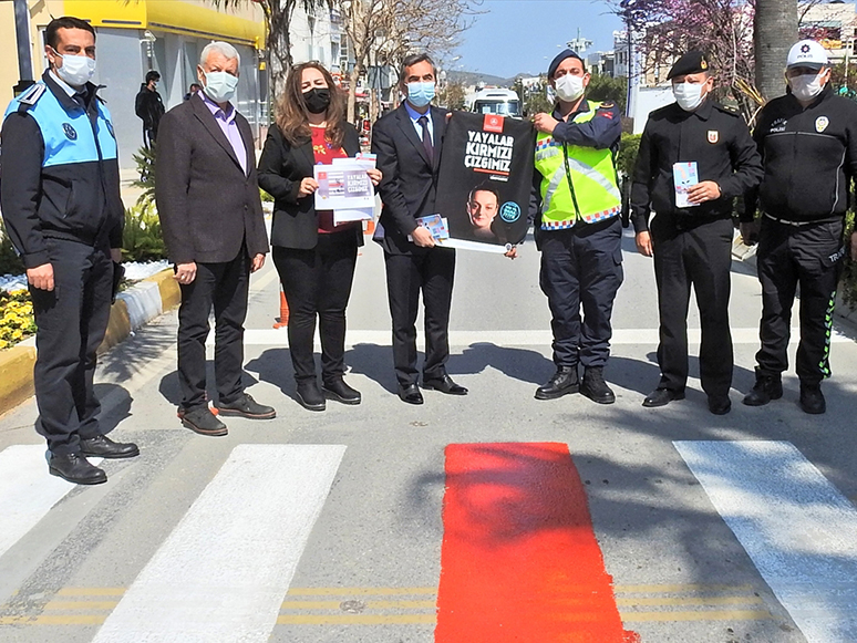 Urla ve Karaburun'da Yaya Önceliği Kırmızı Çizgimizdir Etkinliği Düzenlendi