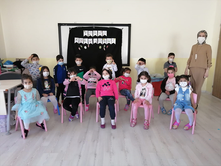 25 Yıl Önce Depremle Sarsılan Dinar'ın Çocuklarından İzmir'e Duygulandıran Mektup