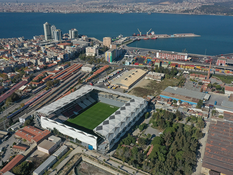 Yeniden Yapılan Alsancak Stadı, Futbolseverlerle Buluşacağı Günü Bekliyor