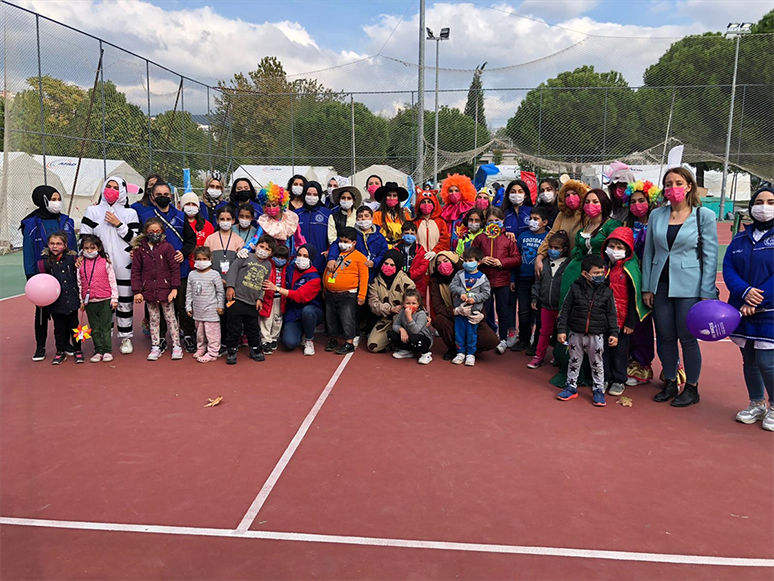 Nene Hatun Lisesi Öğrencileri, Depremzede Çocukları Yalnız Bırakmadı