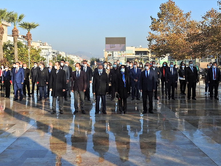 Urla'da Öğretmenler Günü Kutlandı