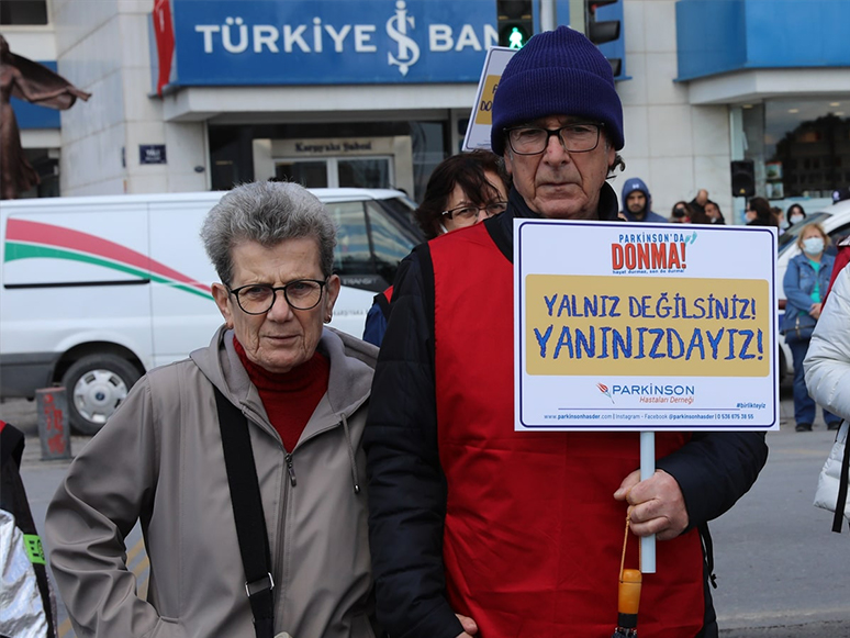 Parkinson Hastaları Yaşadıkları Zorlukları Mizansenle Anlattı