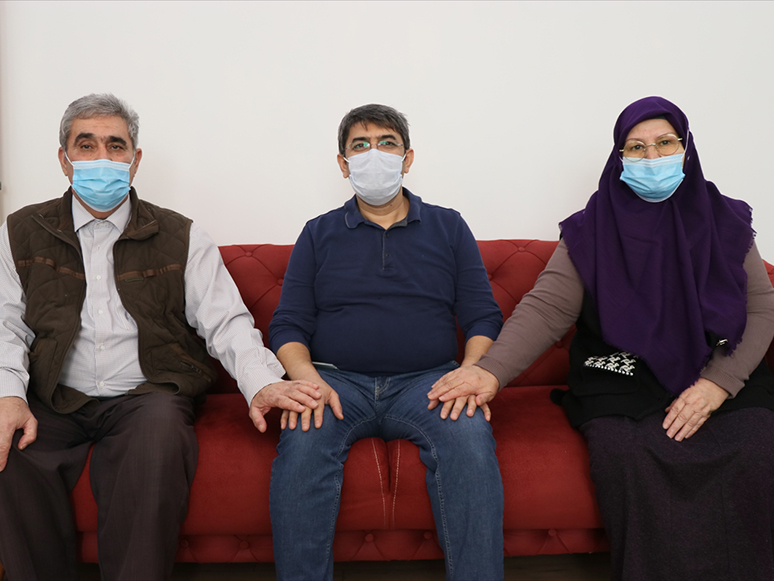 Covid-19 Hastası Azerbaycanlı Çift, Türkiye'de Sağlığına Kavuştu