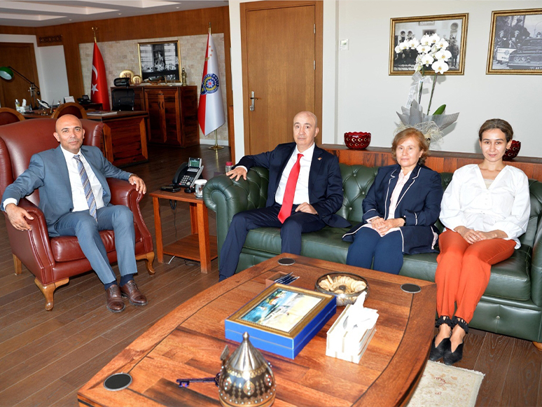 Cumhurbaşkanı Başdanışmanı Turgut Aslan, İzmir Emniyet Müdürü Mehmet Şahne'yi Ziyaret Etti