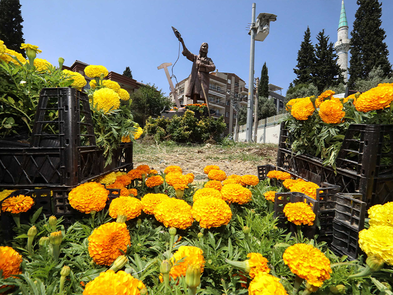 Buca’nın Sokakları Çiçek Açtı