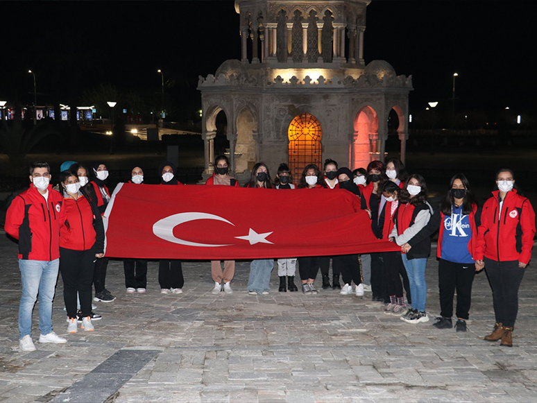 İzmir’de Öğrenciler İçin Çanakkale ve Kurtuluş Savaşı'nın Yaşandığı İllere Gezi Düzenlendi