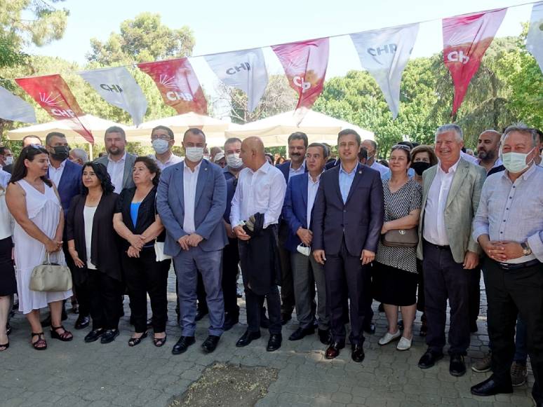 CHP İzmir İl Teşkilatı, Bayramlaşma Töreninde Buluştu