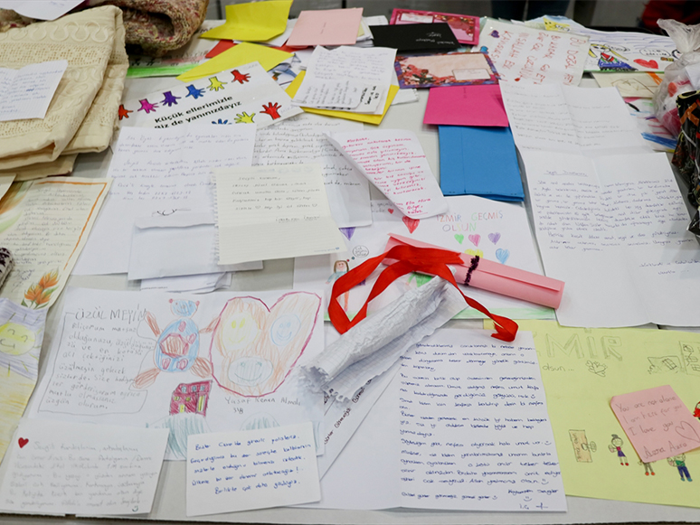 İzmirli Depremzedelere Gönderilen Mektuplar Duygulandırdı