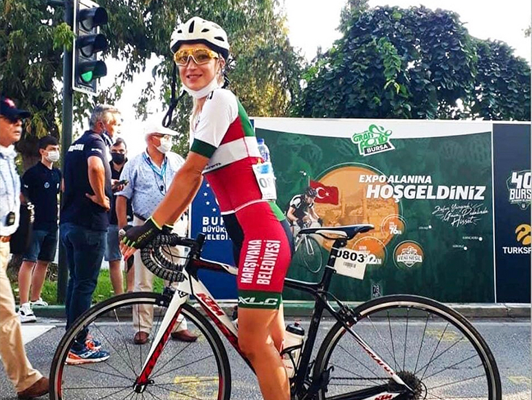 İzmir'de Antrenman Yaparken Kamyon Çarpan Bisiklet Sporcusu Kadın Öldü