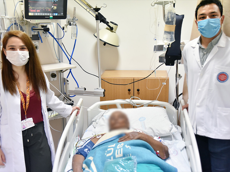 Aort Kapağı Darlığı Teşhisi Konan Kanadalı Hasta, İzmir'de Kapalı Yöntemle Yapılan Operasyonla Şifa Buldu