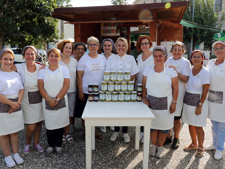 Urla'daki Kadın Kooperatifi İlk İhracatını Yaptı