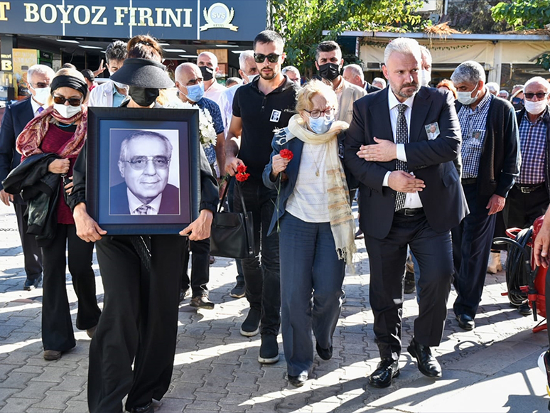 Eski Menemen Belediye Başkanı ve Milletvekili Yücel Dirik Vefat Etti