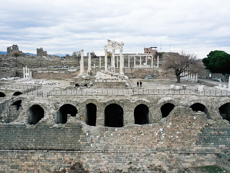 Bergama, Zeus Sunağı'nı istiyor