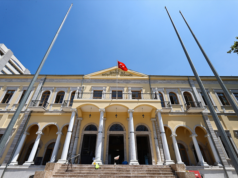 İzmir'de Restorasyonu Süren Tarihi Hükümet Konağı'nın 15 Temmuz'da Hizmete Girmesi Hedefleniyor