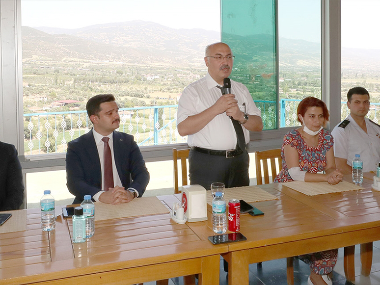 İzmir Valisi Köşger, Kiraz'da İncelemelerde Bulundu