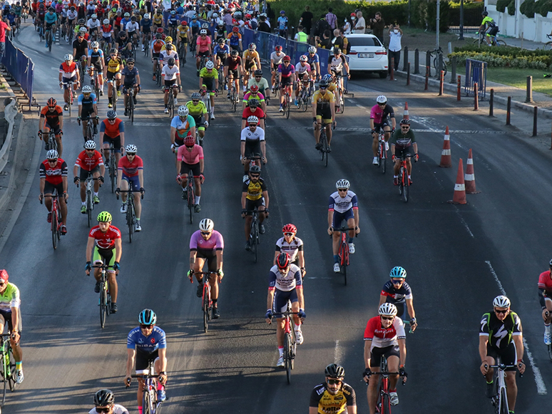 Turkcell Granfondo İzmir Yol Bisiklet Yarışı Başladı